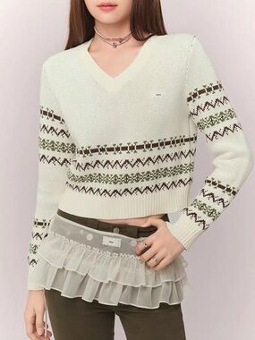 Cream V-Neck Fair Isle Pattern Sweater